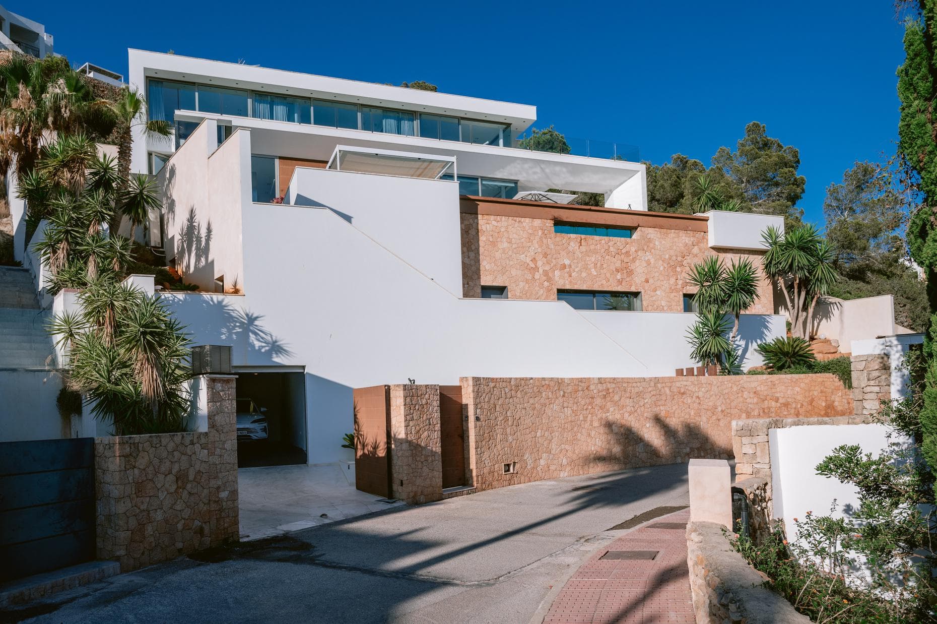 VILLA HORIZON | Exclusiva Villa Moderna con Piscina Infinity y Vistas al Mar, Roca Llisa, Ibiza — Villa, Roca Llisa · Santa Eulària des Riu, Ibiza