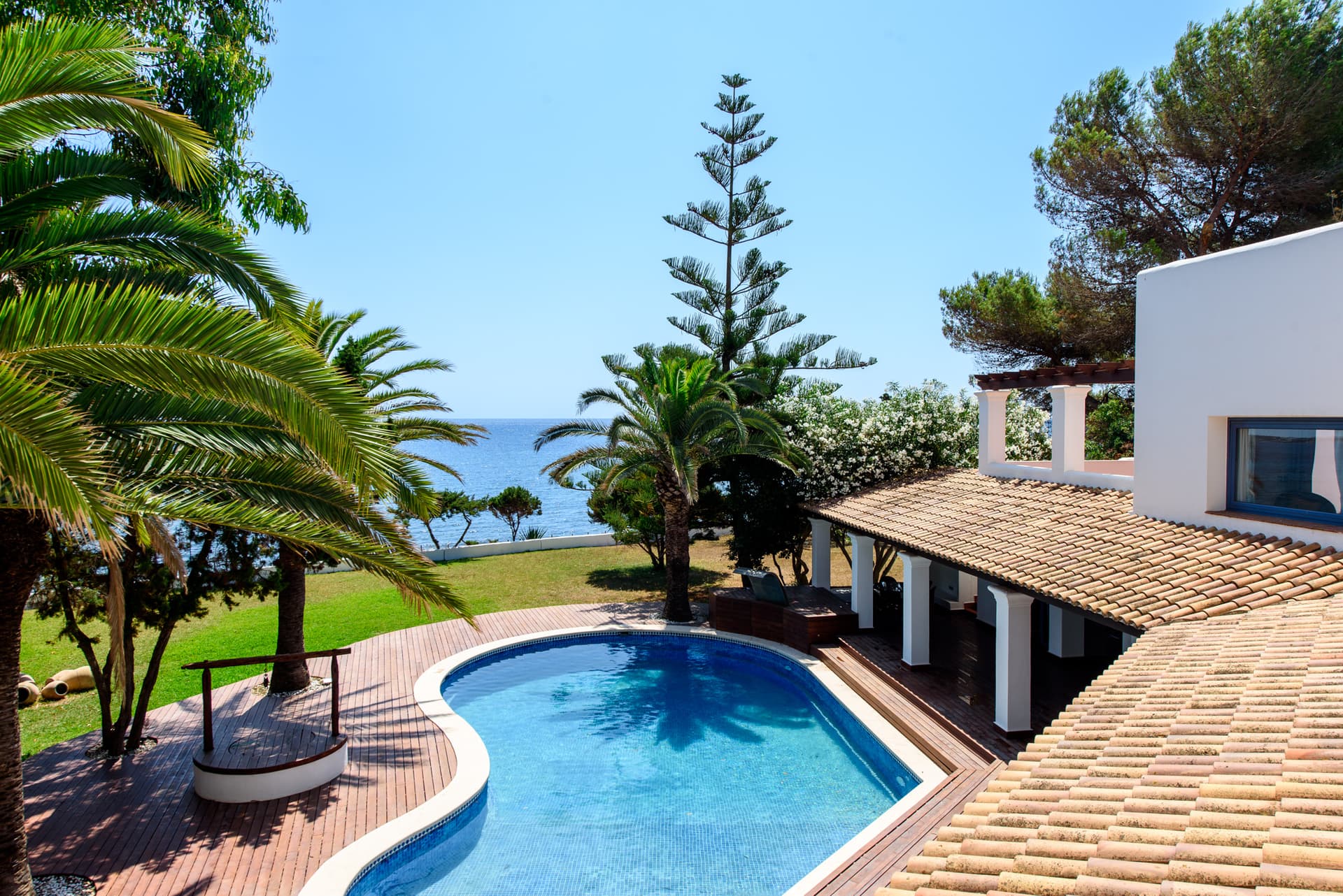 VILLA MAREA I Exclusiva Villa en Primera Línea de Mar con Acceso Privado al Mar, Santa Eulalia, Ibiza — Villa, Santa Eulària · Santa Eulària des Riu, Ibiza