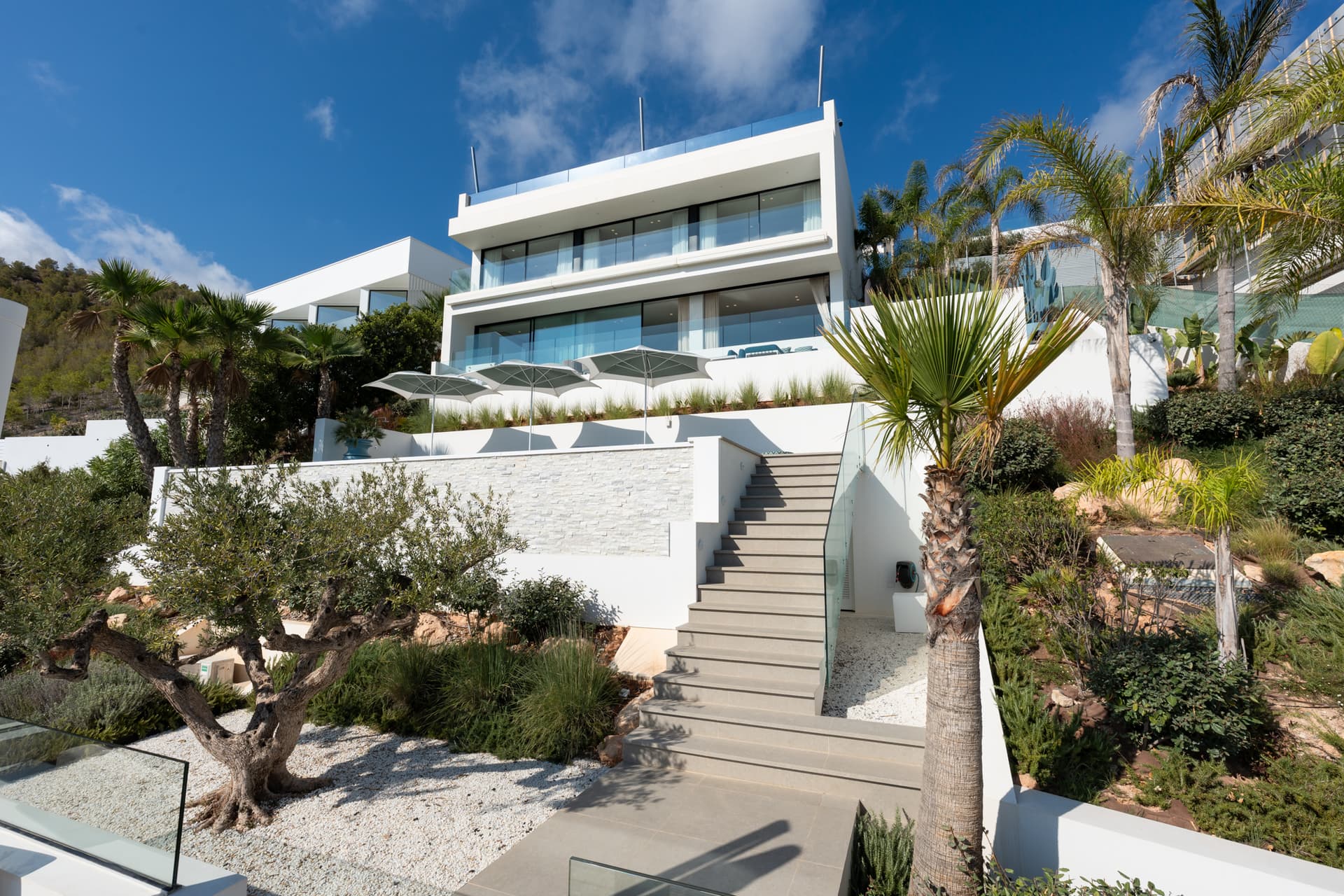 VILLA CLARA DE NUEVA CONSTRUCCIÓN CON VISTAS ESPECTACULARES Y CERCANÍA A LA CIUDAD, Cas mut, Ibiza — Villa, S'Eixample - Can Misses · Eivissa, Ibiza