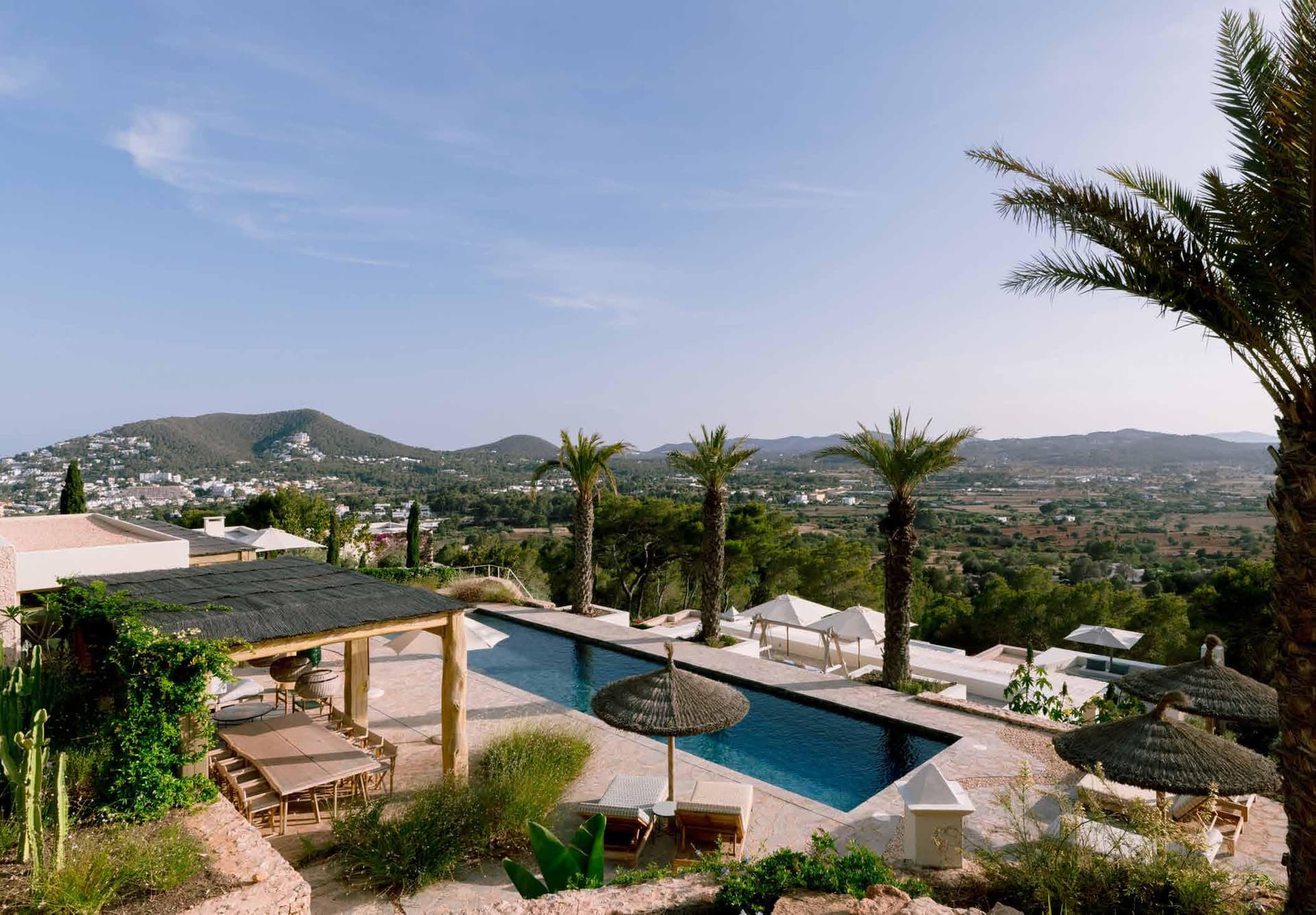 SES CALAS | Exclusiva Finca de Lujo con Dos Villas y Vistas Panorámicas al Mar en Santa Eulalia, Ibiza — Villa, Santa Eulària · Santa Eulària des Riu, Ibiza