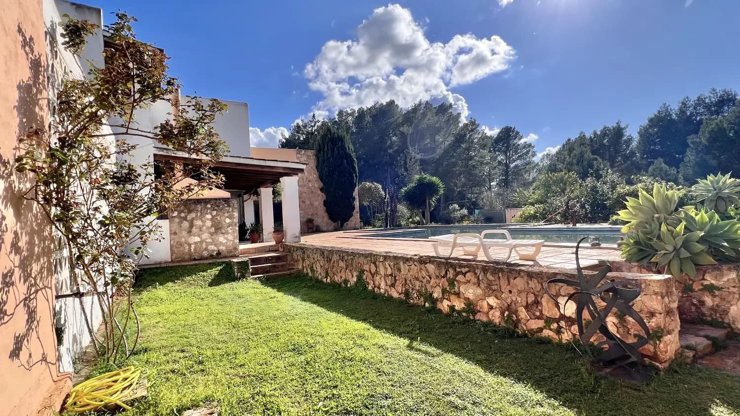 CAN GAIA | Auténtica Finca Ibicenca con Gran Piscina y Casa de Huéspedes, San Rafael, Ibiza — Villa, Sant Antoni de Portmany · Sant Antoni de Portmany, Ibiza