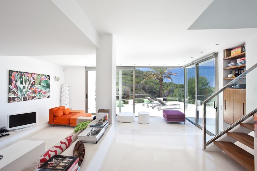 VILLA BLANCA | Lujosa Villa con Licencia Turística y Acceso Directo al Mar, Cala Vadella, Ibiza — Villa, Cala Vedella - Cala Tarida · Sant Josep de sa Talaia, Ibiza