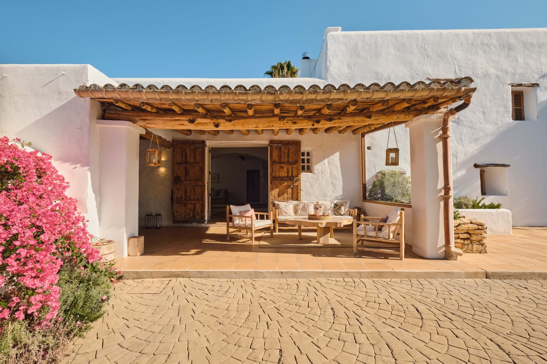 CAN ESPLENDOR | Exclusiva Finca Ibicenca Histórica Renovada con Casas de Huéspedes y Piscina en Puig d'en Valls, Ibiza — Villa, Puig d'en Valls · Santa Eulària des Riu, Ibiza