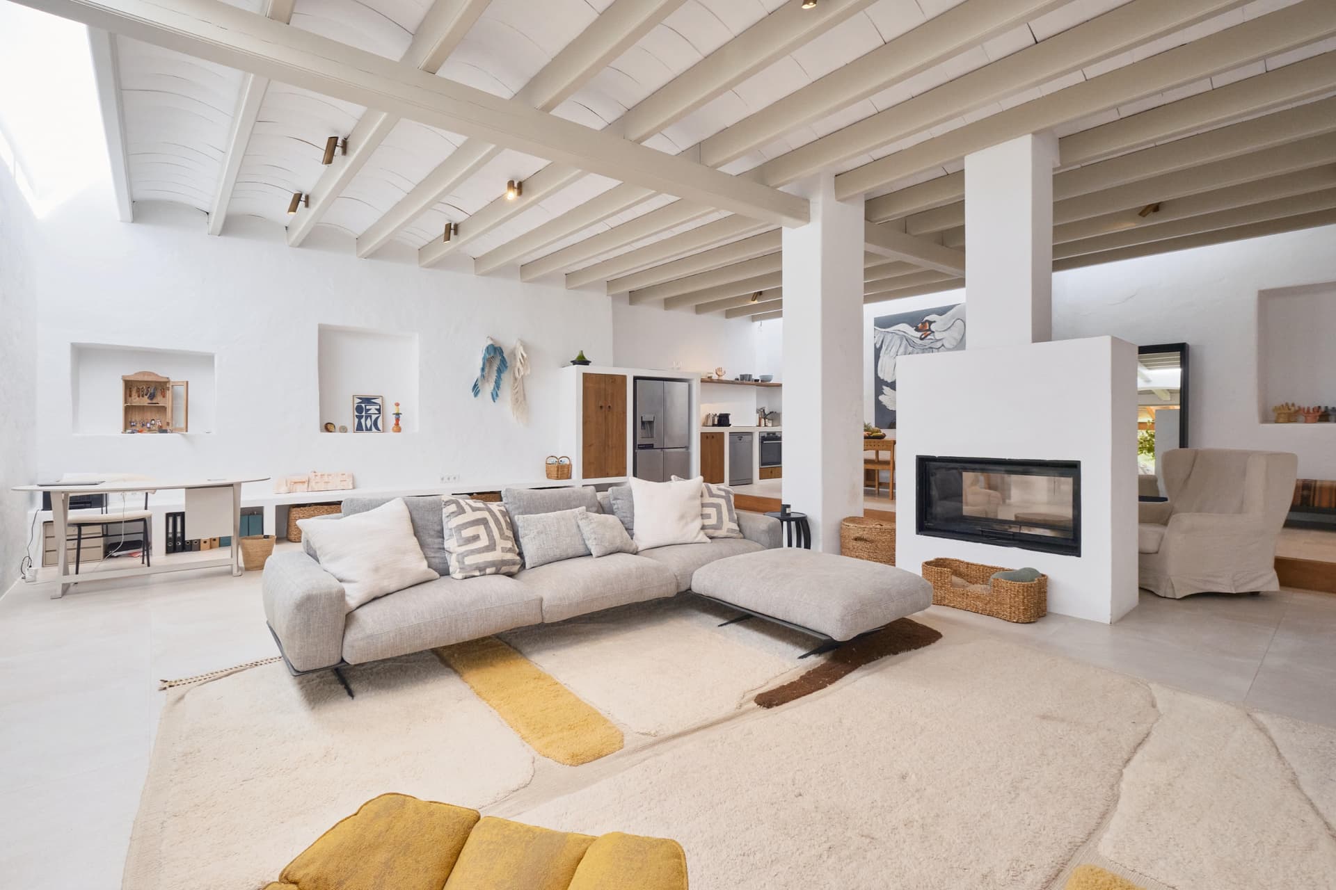 CAN ESPLENDOR | Exclusiva Finca Ibicenca Histórica Renovada con Casas de Huéspedes y Piscina en Puig d'en Valls, Ibiza — Villa, Puig d'en Valls · Santa Eulària des Riu, Ibiza