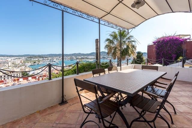 PISO EN EDIFICIO HISTORICO CON VISTAS MAR IBIZA Y EN LA ZONA DE DALT VILA, Ibiza — Apartamento, Dalt de la Vila - La Marina · Eivissa, Ibiza