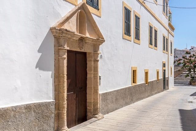 PISO EN EDIFICIO HISTORICO CON VISTAS MAR IBIZA Y EN LA ZONA DE DALT VILA, Ibiza — Apartamento, Dalt de la Vila - La Marina · Eivissa, Ibiza