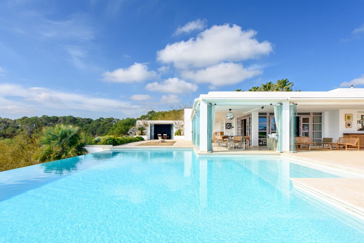 EXCLUSIVE VILLA EN LA CIMA DE LA MONTAÑA CON VISTA AL MAR, 2 PISCINAS CON SEGURIDAD, Santa Eulalia del Río , Ibiza — Villa, Roca Llisa · Santa Eulària des Riu, Ibiza