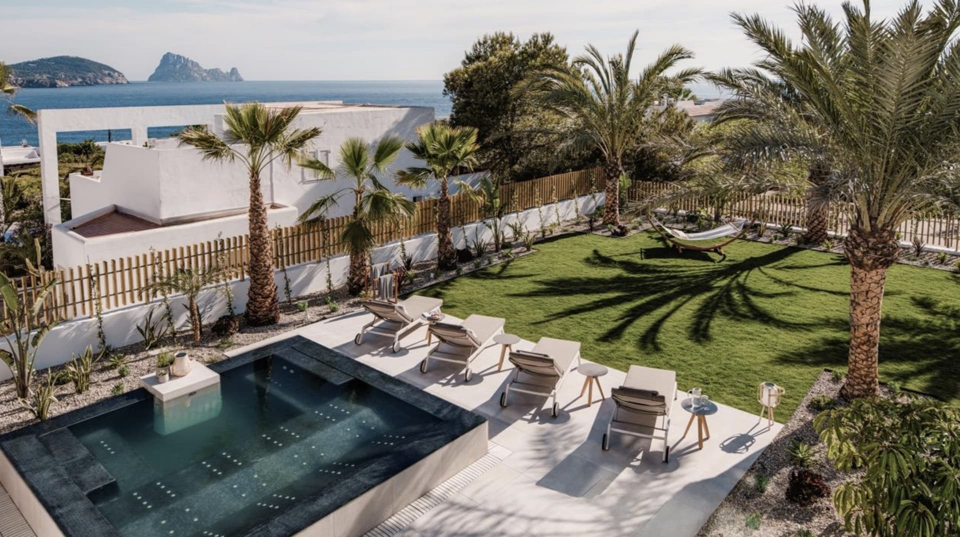 VILLA CON VISTAS AL MAR Y LICENCIA TURÍSTICA, Cala Comte, Ibiza — Villa, Cala Conta · Cala Vedella - Cala Tarida, Ibiza