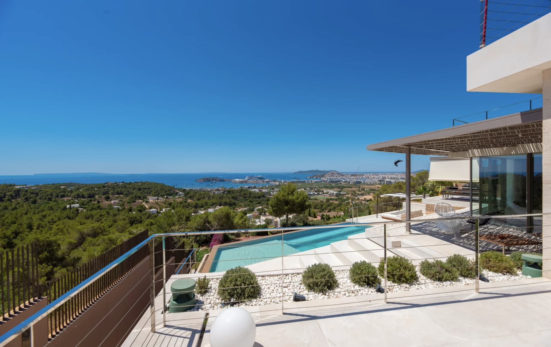 VILLA BAILE, con vistas panoramicas al mar en urbanizacion cerrada, Can Rimbau, Ibiza — Villa, Jesús · Santa Eulària des Riu, Ibiza