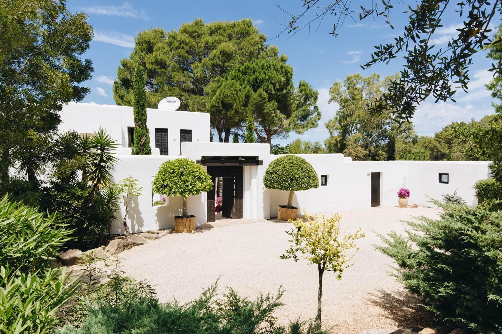 INCREIBLE FINCA IBICENCA CON LICENCIA TURÍSTICA Y PISTA DE TENNIS AND YURT, Sant Rafael, Ibiza
