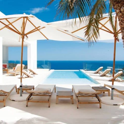 VILLA CARLOTA PRIMERA LINEA DE MAR Y LICENCIA TURISTICA, Roca Llisa.